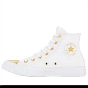 White Canvas Converse with gold toe cap size 11